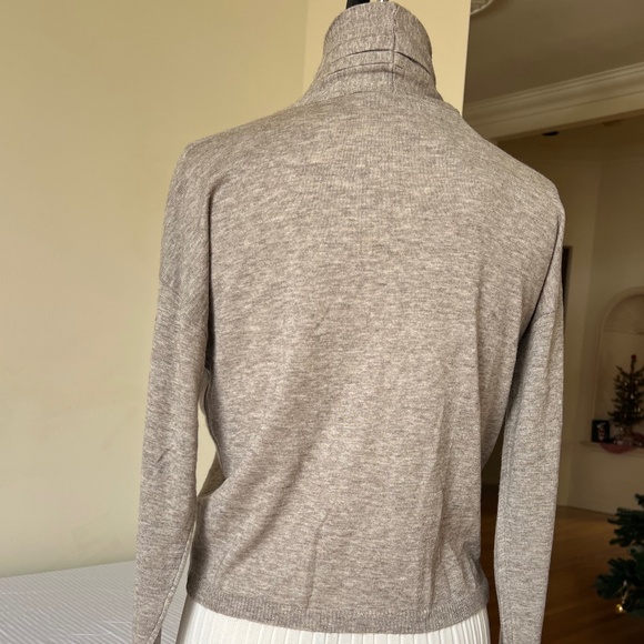 Elegant Heather Tan Knit Crop Top - Picture 5 of 7